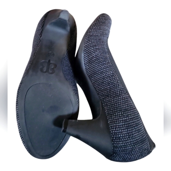 Betabrand Late to the Gate Black Gray Cone Heels Knit Comfort Shoes Size 8.5 - Picture 2 of 10